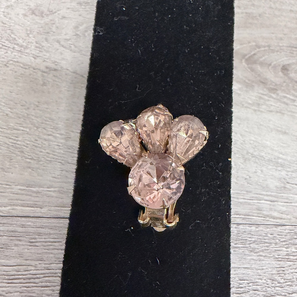 Elegant‎ Gold Tone and Pink Crystal Ring